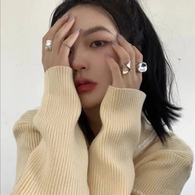 艳谍飘香